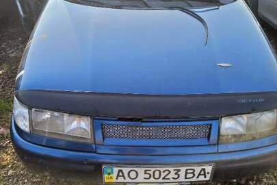 Легковий автомобіль марки ВАЗ 211010, 2006 року випуску, номер кузова ХТА21101050858282, реєстраційний номер АО5023ВА, синього кольору