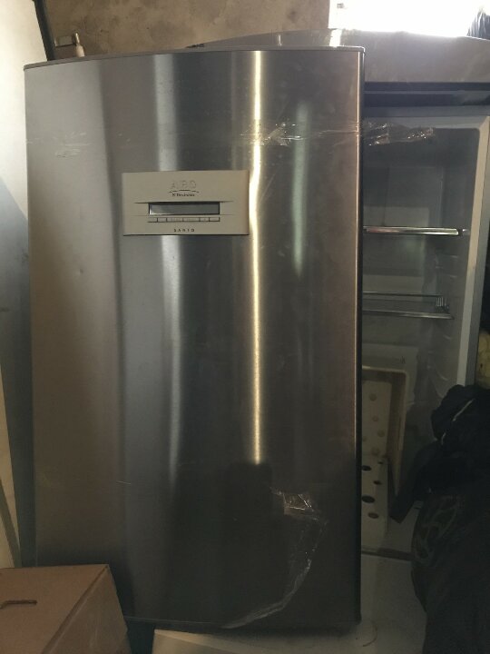 Холодильник побутовий ТМ «AEG» модель «Santo», розукомплектований, бувший у використанні, виробництво Італія