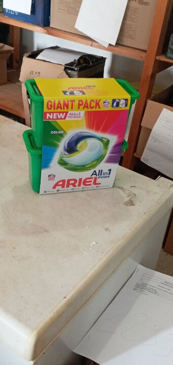 Пральний засіб в капсулах торгової марки «Ariel» в упаковці виробника, у кількості 114 упаковок