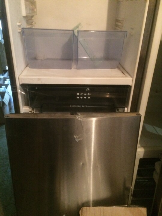 Холодильники бувші у використанні: холодильник марки 