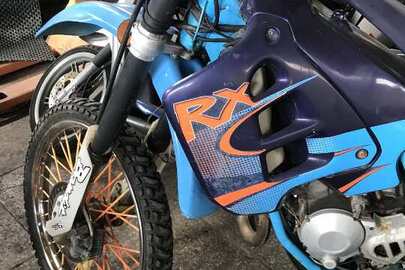 Мотоцикл марки "Aprilia", номер кузову ZD4MU0100WS002013, двигун бензиновий,1995 року випуску, об’єм двигуна 49,75 см.куб., колір синій, РНЗ відсутній