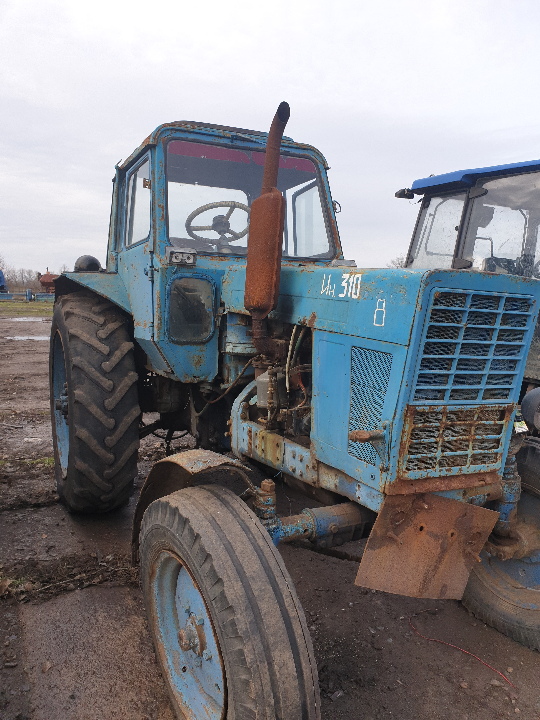 Трактор марки МТЗ-80, державний номер 4823ЗЖ, 1993 року випуску, синього кольору, шасі (кузов) №909532