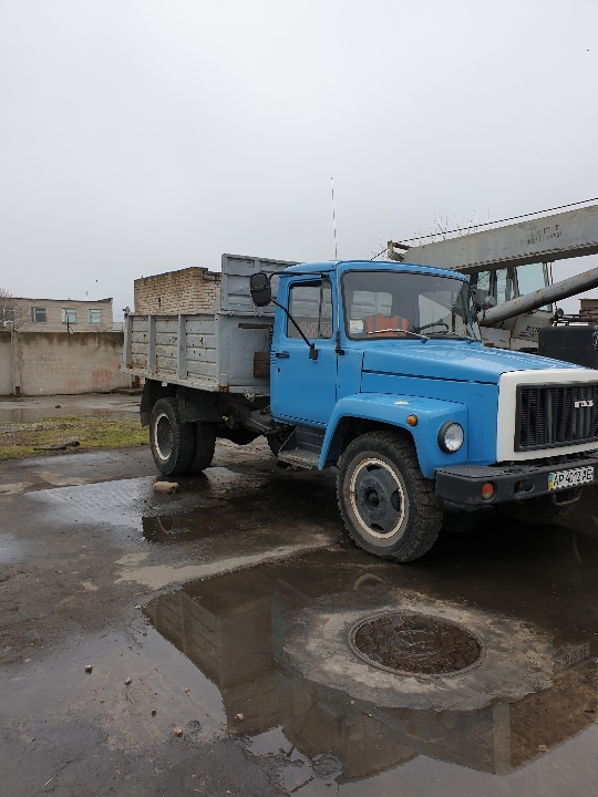 Вантажний автомобіль марки ГАЗ, модель 3307, державний номер АР4012АЕ, 1993 року випуску, синього кольору, шасі (кузов, рама) XTH330700Р1468561