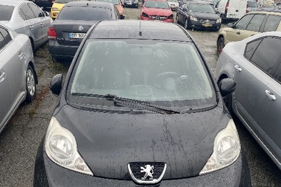 Автомобіль марки PEUGEOT, модель 107, 2011 р.в., номер кузова: VF3PNCFB088627990, державний номерний знак: СВ0326ЕВ, чорного кольору