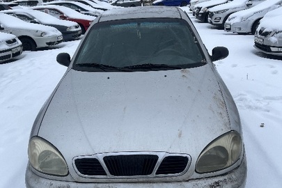 Автомобіль марки DAEWOO, модель LANOS, 1999 р.в., номер кузова: KLATF69YEXB313880, державний номерний знак: КА7320ЕХ, сірого кольору