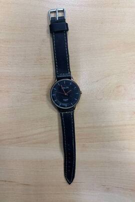 Конфісковане майно за рішенням суду: годинник  "Bolun" чорого кольору, б/в