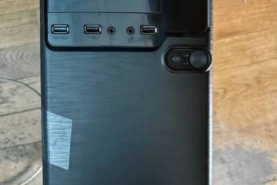 Конфісковане майно за рішенням суду: системний блок персонального комп`ютера, з операційною системою Windows 7 Max, чорного кольору з написом "Aero Coоl", та флеш-носій Kingston 16 Gb з корпусом сірого кольору та шнуром помаранчевого кольору, б/в