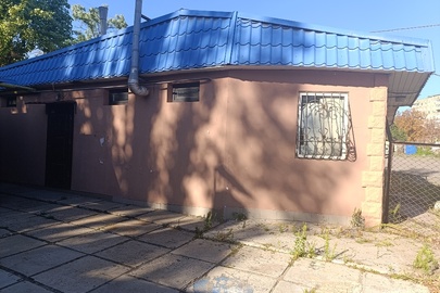  Нежитлова будівля, загальною площею 106,7 кв. м, що знаходиться за адресою: Дніпропетровська обл., м. Кривий Ріг, проспект 200 - річчя Кривого Рогу, будинок 40