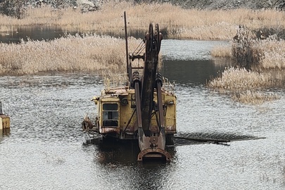 Екскаватор ЕКГ 4.6, заводський номер 7179, рік виготовлення 1977, жовтого кольору, б/в