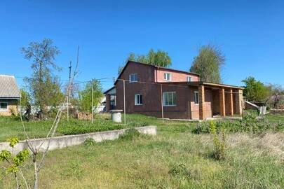 Самовільно побудований житловий будинок загальною площею 148.7 кв.м з господарськими будівлями та спорудами з земельною ділянкою площею 0.2346 га, КН:3520580300:51:000:0205, за адресою: Кіровоградська обл., Кропивницький район, с. Бірки, вул. Центральна, 9