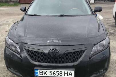 Автомобіль легковий TOYOTA CAMRY, 2008 року випуску, чорного кольору, реєстраційний номер ВК5658НА, ідентифікаційний номер (VIN): JTNBK40K703042476
