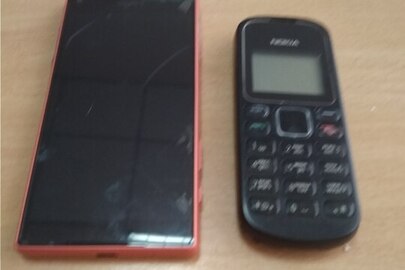 Мобільні телефони: марки Nokia модель 1280 та марки Sony модель X Peria 