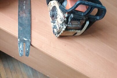 Конфісковане майно за вироком суду: бензопила марки "STIHL MS 180" помаранчевого кольору, б/в.