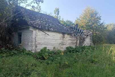 Конфісковане майно за рішенням суду: 1/4 частина житлового будинку з надвірними будівлями загальна площа (кв.м):41,7, житлова площа (кв.м):21,8 за адресо.: Рівненська область, Сарненський район, с. Рокитне, вул. Жовтнева, буд.44