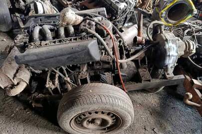 Конфісковане майно за рішенням суду: Мотопомпа кустарного виробництва на базі двигуна "Меrcedes-Benz" бувша у використанні, технічний стан не перевірявся 