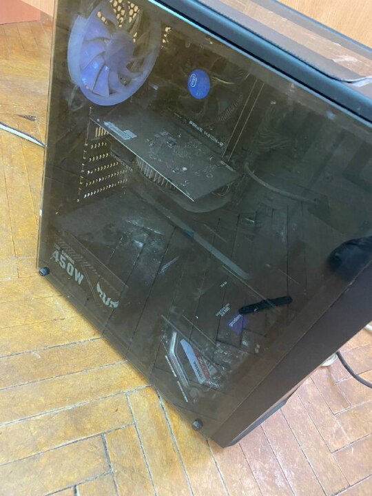 Конфіскація майна за рішенням суду: системний блок Revision-PC, б/в