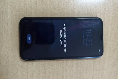 Мобільний телефон «IPhone Xr» сенсорний, чорного кольору, б/в