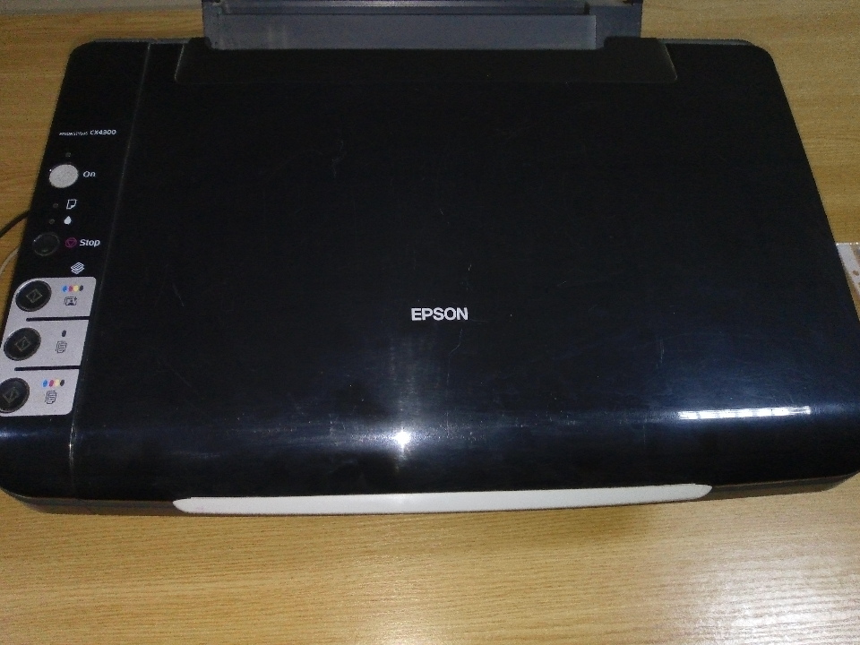 Багатофункціональний пристрій Epson Stylus CX 4300: принтер. сканер, копір