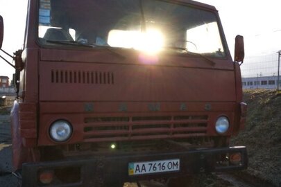 Транспортний засіб  КАМАЗ-54112,вантажний сідловий тягач-Е , 1988 року випуску, АА7616ОМ ,номер (шасі,кузов,рама) ХТС541120К0021176,колір червоний,робочий стан невідомий