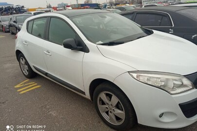 Легковий автомобіль марки RENAULT, модель MEGANE, 2010 року випуску, реєстраційний номер АА2984ХА, VIN/номер шасі (кузова, рами): VF1BZAR0A43024451, колір білий