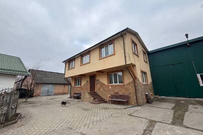 ІПОТЕКА. Нежитлове приміщення – офісне приміщення /А-1/, загальною площею 192,4 кв.м., що знаходиться за адресою: Волинська область, Луцький р., с. Кадище, вул. Залізнична, 36а