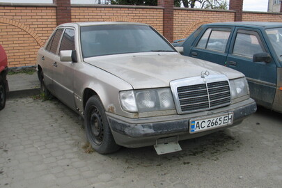 Автомобіль MERCEDES-BENZ, модель: 230 Е, 1991 року випуску, номер кузова: WDB1240231B370686, реєстраційний номер АС2665ЕН