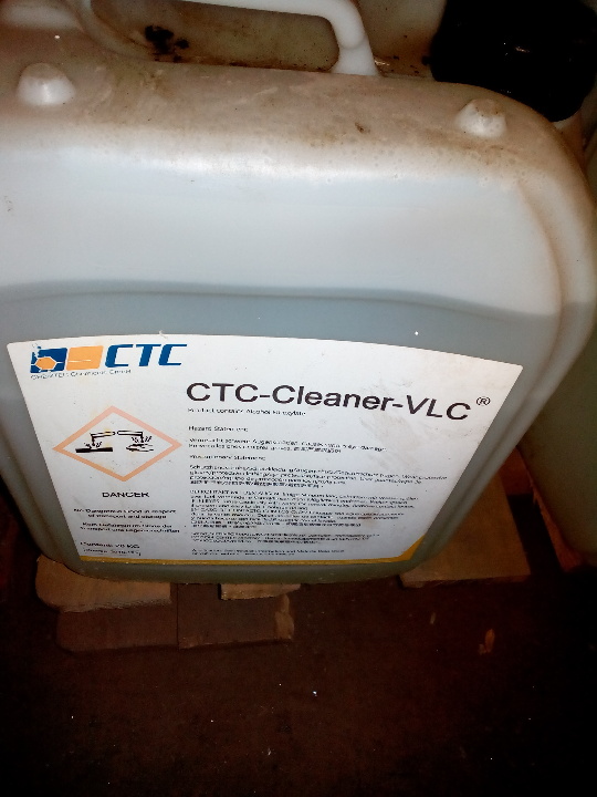 Хімічна рідина CTC CLEANER VLC у кількості 560 л