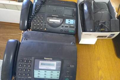 Телефон - факс "Panasonic" у кількості 2 штук та радіо-телефон "Panasonic"