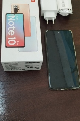 Конфісковане майно за рішенням суду: коробка з мобільним телефоном марки «Redmi Note 10 Pro», серійний номер: 31117/K1T409078, IMEI: 864382057865583, 864382057865591, з зарядним пристроєм та USB-кабелем, нове