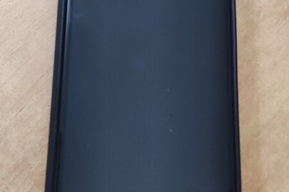 Моб. тел. Xiaomi Redmi 8 (3/32) black з силіконовим чохлом, зарядним пристроєм. Навушники  «Lenovo»; навушниками «ERGO», б/в