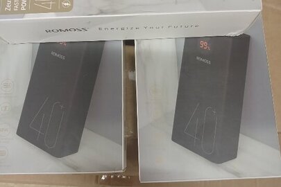 Зовнішній акумулятор з маркуванням ROMOSS Zeus Fast Charging Power Bank 40000 maH 18 W model PEA40, 3 штуки, нового стану