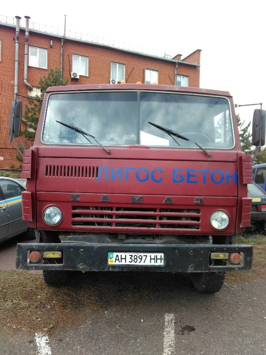 Вантажний автомобіль: Камаз 5320 (бетонозмішувач), 1981 р.в.; ДНЗ:  АН3897НН, червоного кольору, VIN: ХЕС532000В0119274