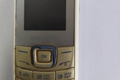 Мобільний телефон "Samsung GT-E1202I"