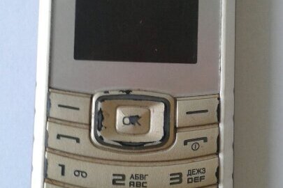 Мобільний телефон "Samsung GT-E1080W"