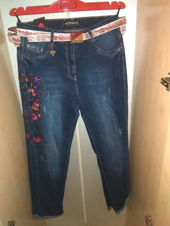 Штани жіночі з джинсових тканин в асортименті, різних кольорів, упаковані в індивідуальну упаковку в кількості 14 одиниць