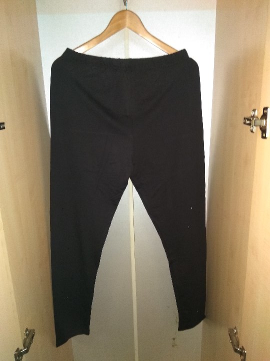 Штани-лосіни, жіночі,  іноземного виробництва, різних розмірів, чорного кольору, у кількості 16 шт 
