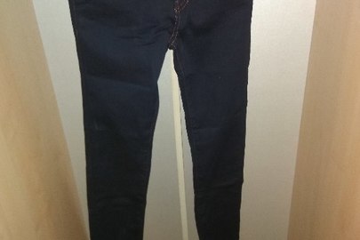 Штани джинсові, підліткові, іноземного виробництва, різних розмірів, синього кольору, у кількості 4 шт