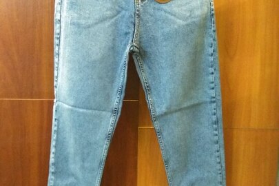 Штани джинсові, жіночі, синього кольору, різних розмірів, іноземного виробництва у кількості 12 шт