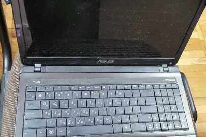 Конфіскація майна за вироком суду: ноутбук марки «Asus» з написом «GOST444», D5NOCJ14854121G, б/в