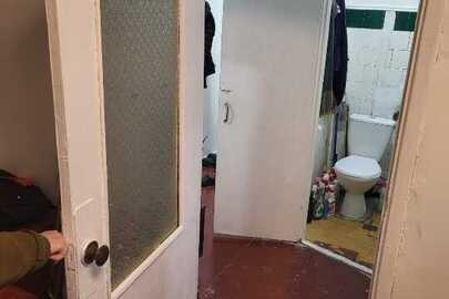 Конфіскація за вироком суду: 1/2 частина  кв.41 загальною площею 42,50 кв. м. та 1/2 частина підвалу площею 2,2 кв.м.  за адресою: Вінницька обл., м. Вінниця, вул. Василя Порика, 6  