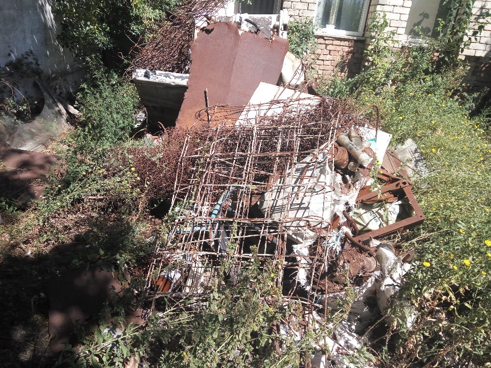 Брухт чорних металів вагою 1893 кг