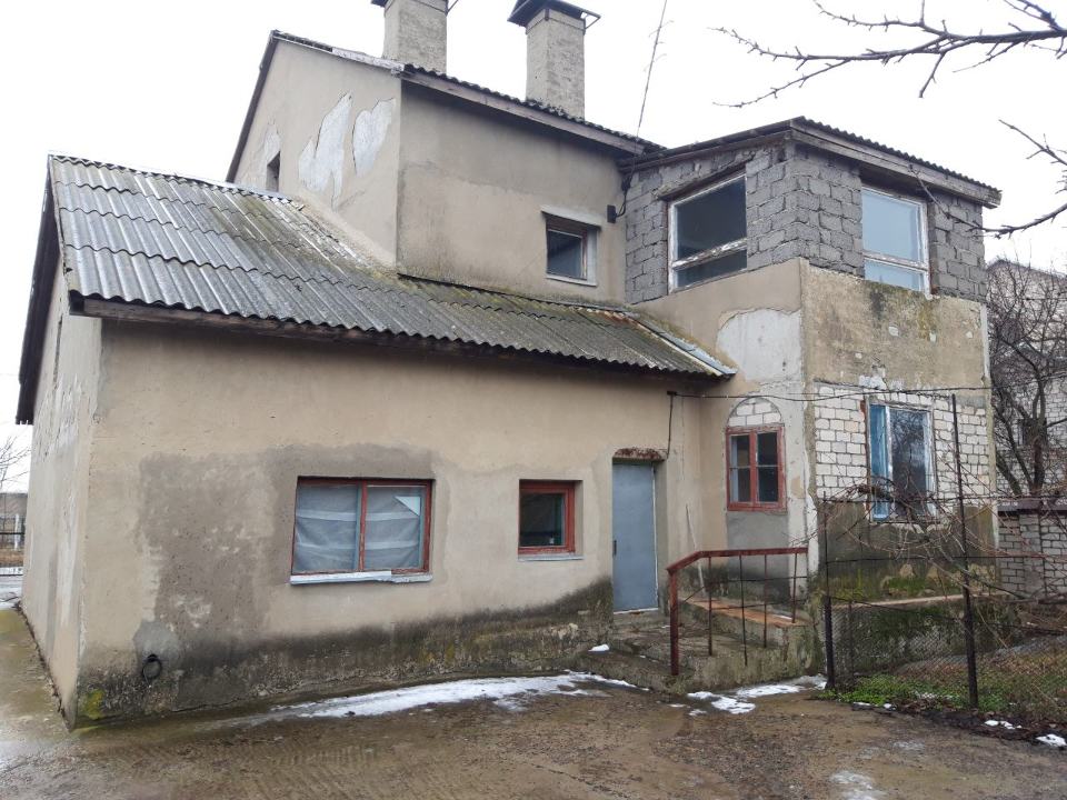 ІПОТЕКА. Житл.будинок,заг.пл.262,60 кв.м. та земельна ділянка(кад.№4820355700:02:062:0007),заг.пл.0,1227 га,за адресою:Миколаївська обл.,Арбузинський р-н,смт.Костянтинівка,вул.Миру,4