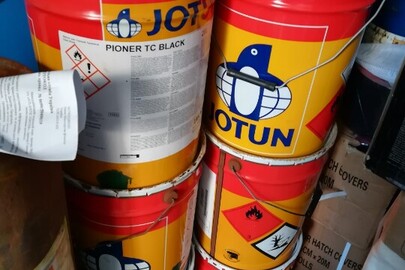 Фарба з маркуванням "JOUTUN"