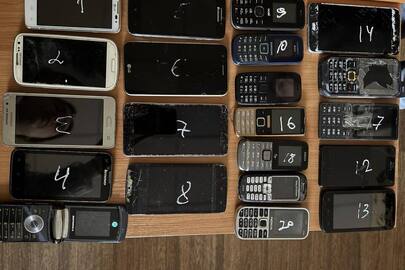Конфісковані за рішенням суду 21 телефон марки «LG», «SAMSUNG», «SAMSUNG», «Lenovo», «Lenovo», «LG», «Xіaomi», «невідомої», «Nomi», «SAMSUNG», «ALCATEL», «SONY», «SAMSUNG», «MEIZU», «SIGMA», «ВОСОІМ», «Fly», «Fly», «Sony Ericsson», «NOKIA», «MOTOROLA» б/в.