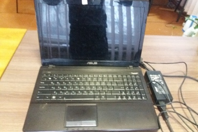 Ноутбук марки "ASUS" модель "К53Т" чорного кольору із зарядним пристроєм, б/в