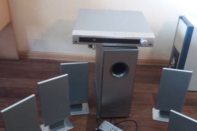 DVD плеєр "SAMSUNG" із системою домашній кінотеатр (5 колонок і саббуфер), електрична мельниця, системний блок LG, вирівнювач напруги 500 VA "DELIXI" та ліхтар настільний