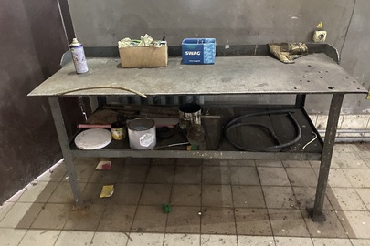 Слюсарний стіл металевий, сірого кольору, б/в