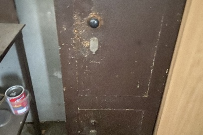 Сейф коричневого кольору, б/в