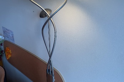 Лампа торшер на срібній ніжці на дві лампочки, б/в