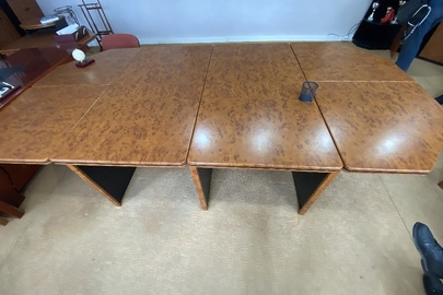 Конференц-стіл, коричневого кольору, б/в